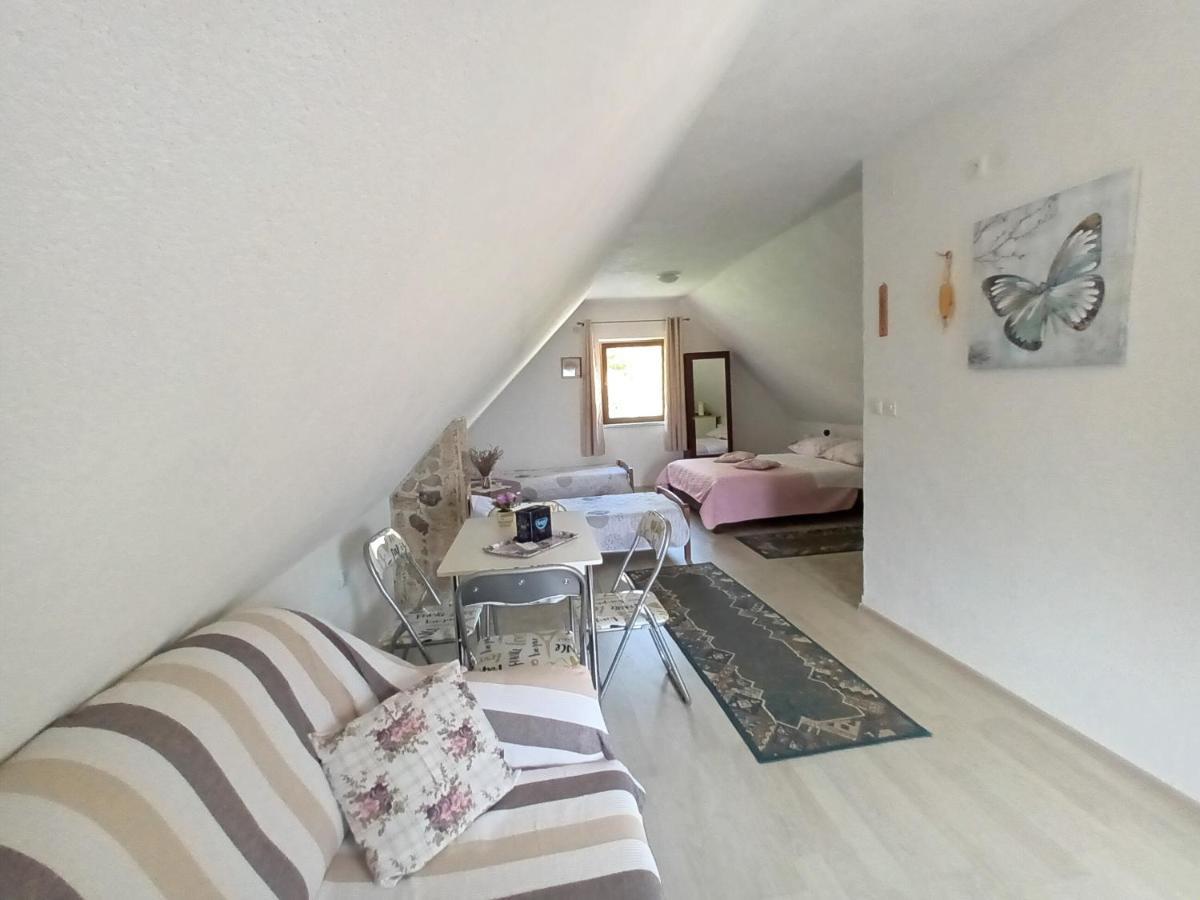 Guesthouse Loncar Plitvička Jezera Eksteriør bilde